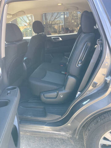 2017 Nissan Pathfinder SV