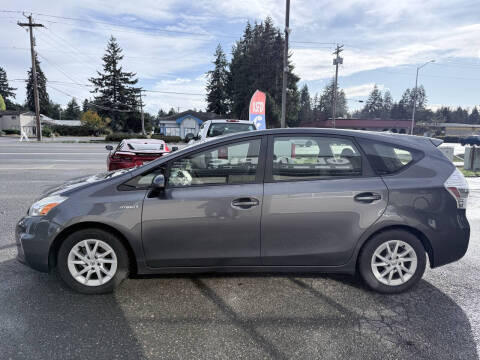 2012 Toyota Prius v Five