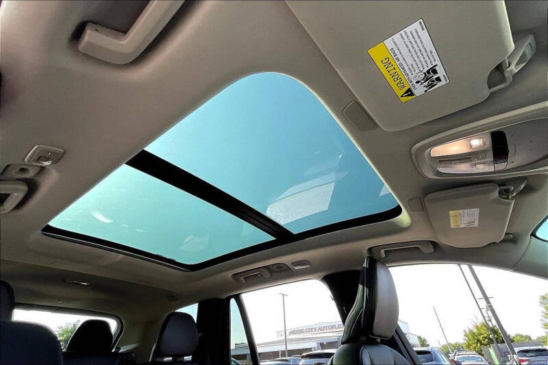 2024 Volvo XC90 B5 Core Bright Theme