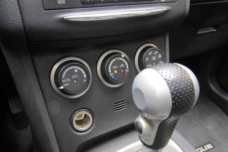 2013 Nissan Rogue SV w/SL Package