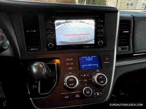 2018 Toyota Sienna SE Premium 8-Passenger