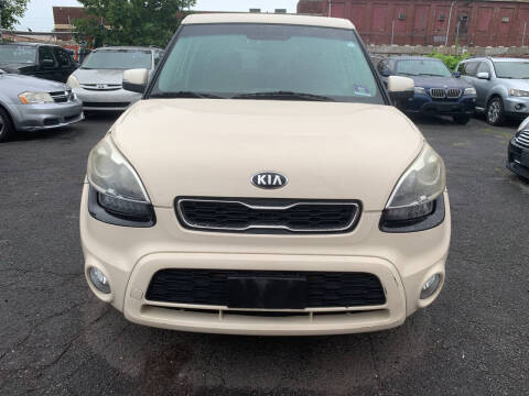 2013 Kia Soul +