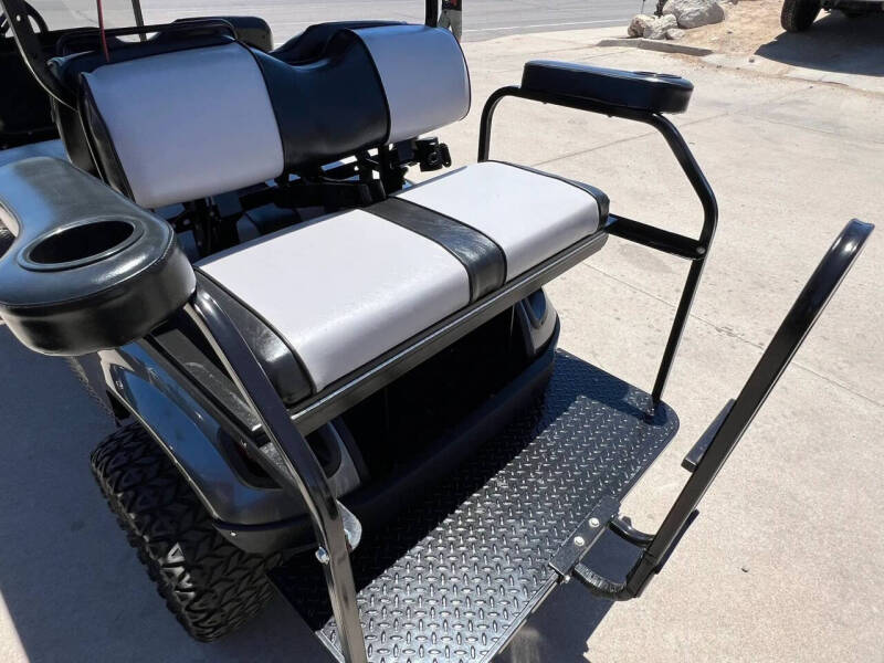 2018 E-Z-GO Golf Cart