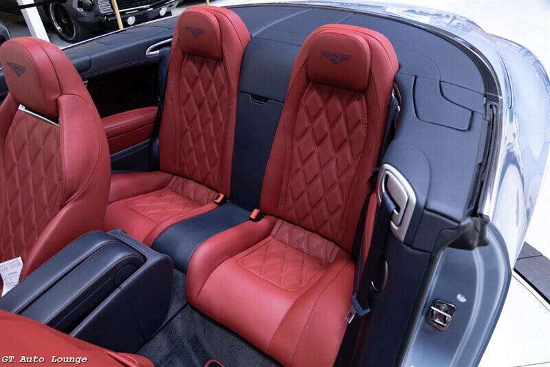2015 Bentley Continental 39