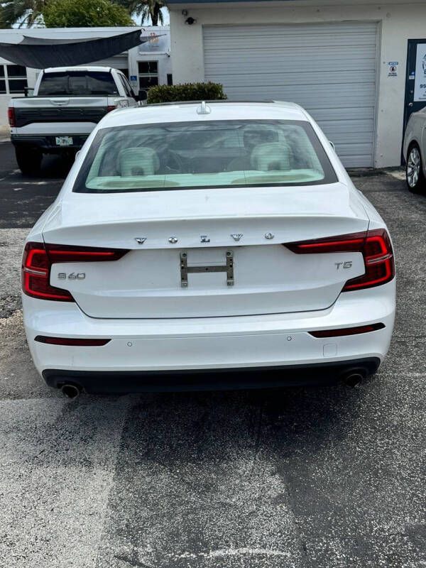 2019 Volvo S60 T5 Momentum