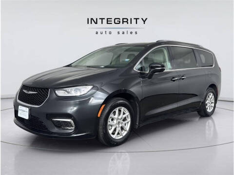 2021 Chrysler Pacifica Touring L Photo