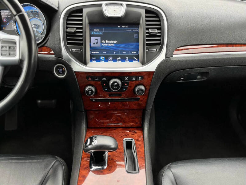 2012 Chrysler 300 Limited