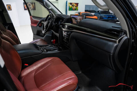 2021 Lexus LX 570 Three-Row