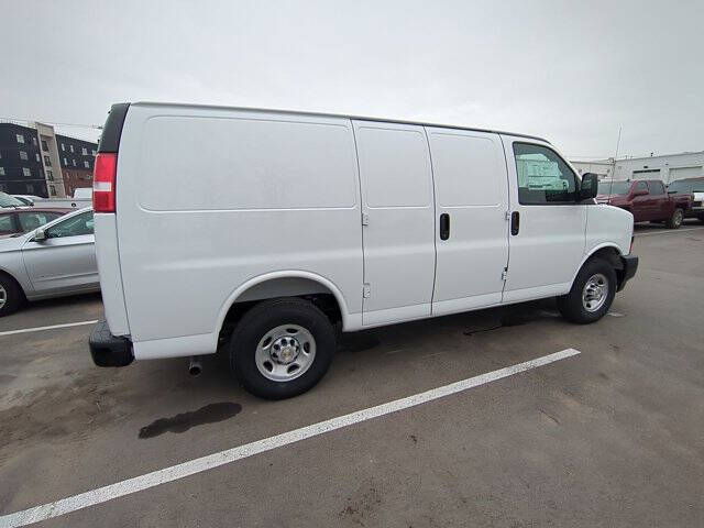 2025 Chevrolet Express 2500