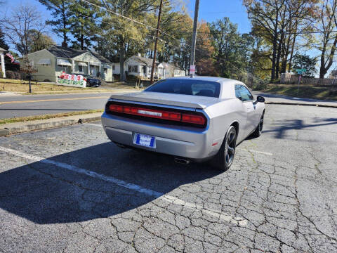 2013 Dodge Challenger SXT