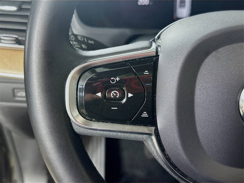 2023 Volvo XC90 B5 Plus Bright Theme