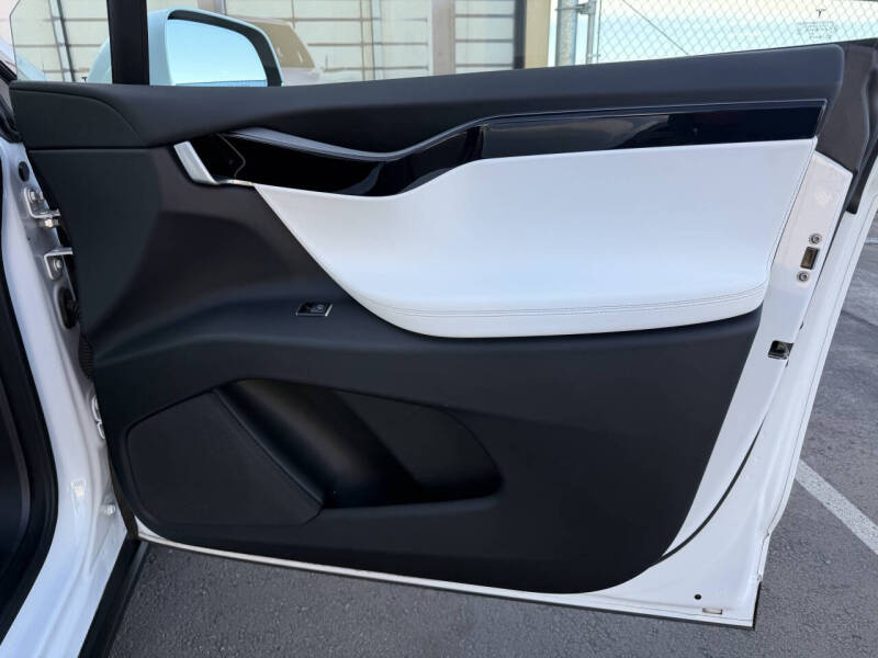 2020 Tesla Model X Long Range Plus