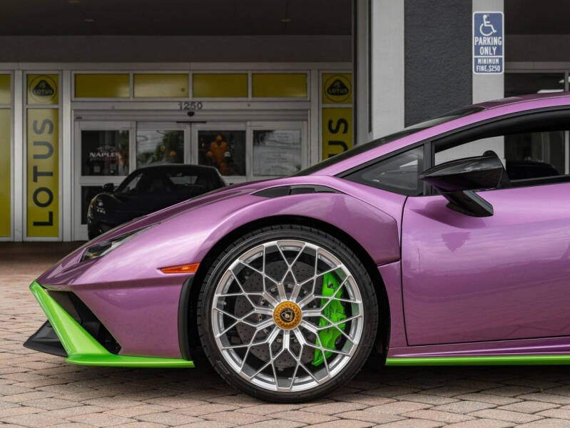 2023 Lamborghini Huracan STO