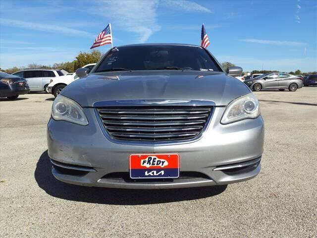 2014 Chrysler 200 Touring photo 7