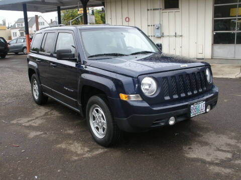 2012 Jeep Patriot for sale at D & M Auto Sales in Corvallis OR