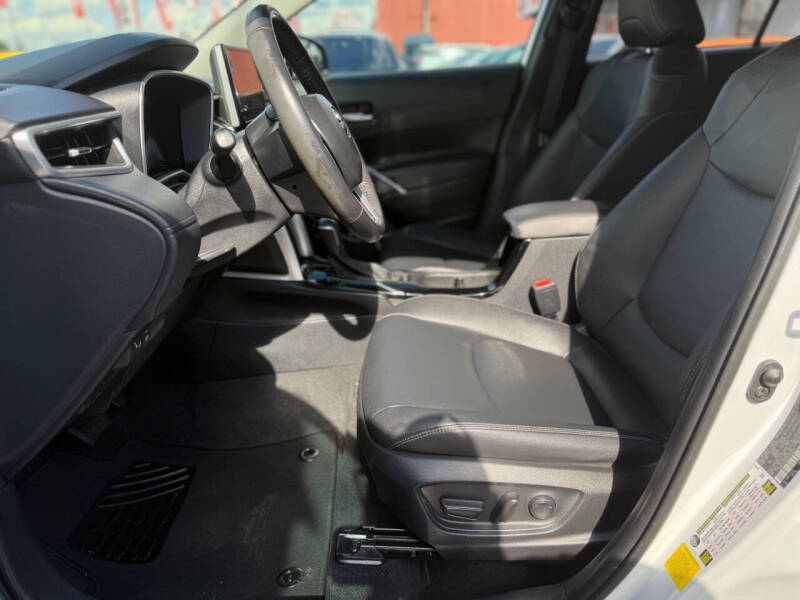 2023 Toyota Corolla Cross XLE