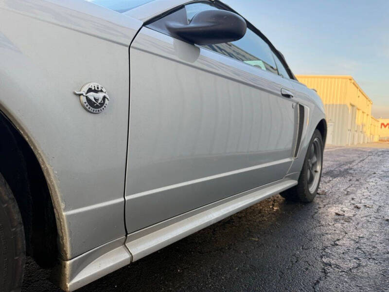 2004 Ford Mustang GT Deluxe