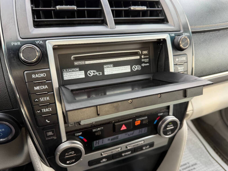 2012 Toyota Camry Hybrid XLE