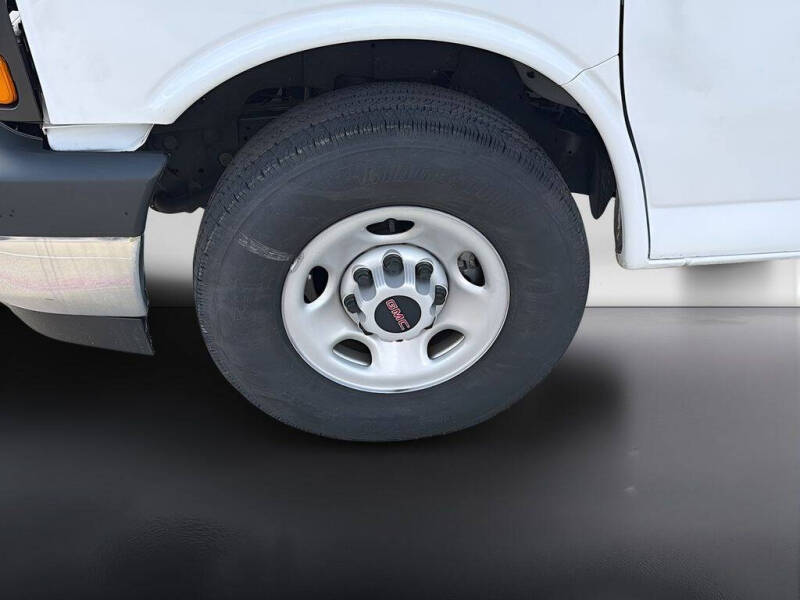 2025 Chevrolet Express 2500