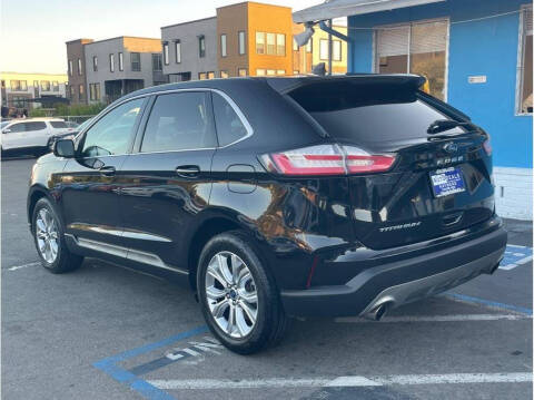2022 Ford Edge Titanium