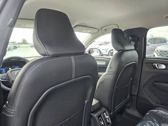2026 Volvo XC40 B4 Core