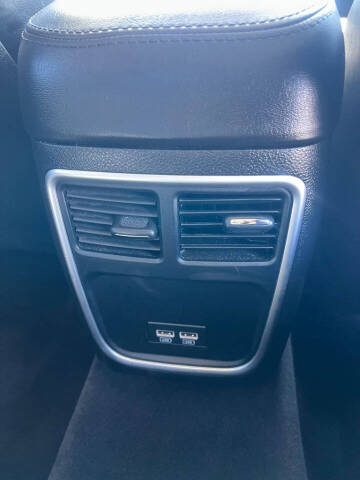 2017 Chrysler 300 Limited