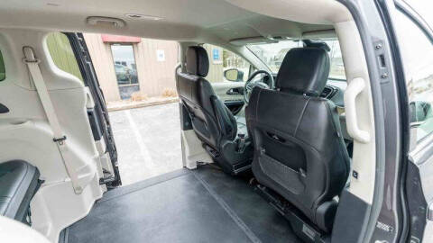 2021 Chrysler Pacifica Touring L