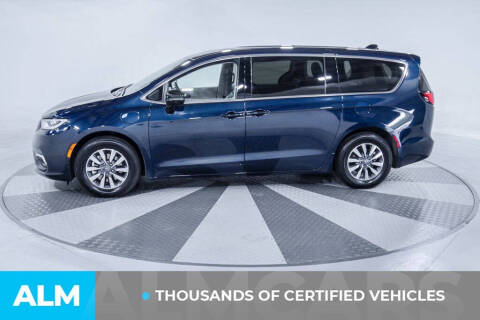 2024 Chrysler Pacifica Plug-In Hybrid Select