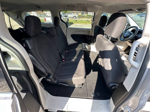2017 Chrysler Pacifica LX