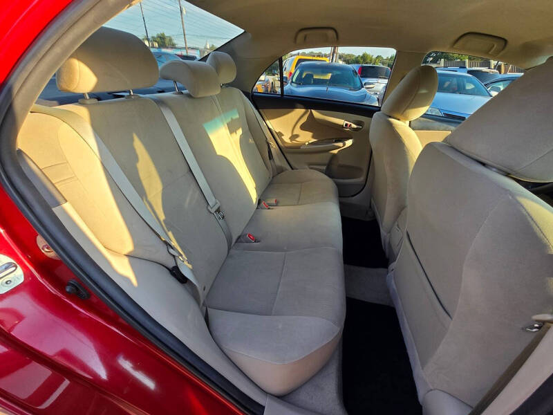 2013 Toyota Corolla LE