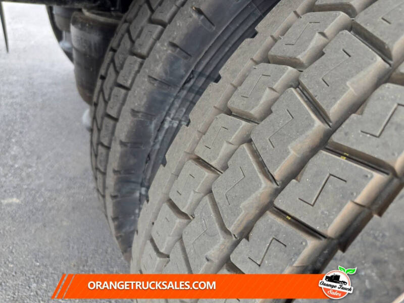 2023 Freightliner M2 106