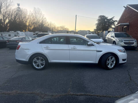 2015 Ford Taurus SEL