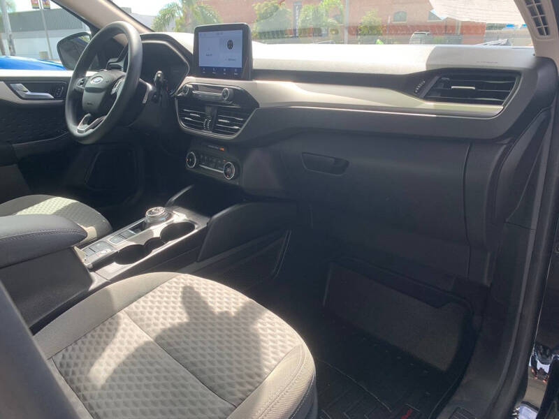 2020 Ford Escape SE