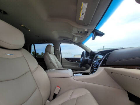 2017 Cadillac Escalade Standard
