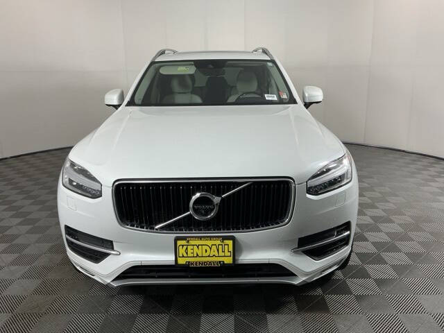 2017 Volvo XC90 T6 Momentum