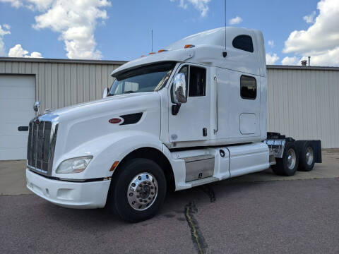 2012 Peterbilt 587