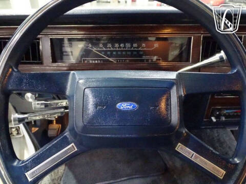 1985 Ford LTD Crown Victoria