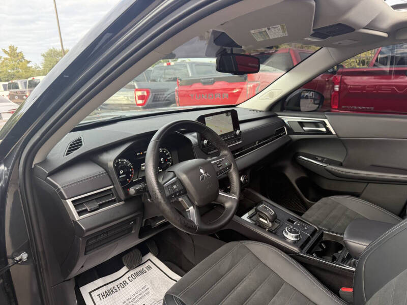 2024 Mitsubishi Outlander SE