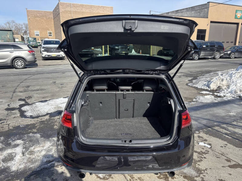 2016 Volkswagen Golf GTI SE