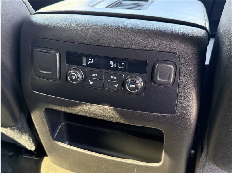 2016 GMC Yukon XL SLT