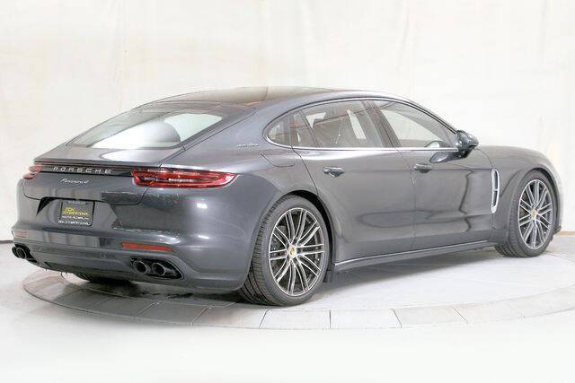2018 Porsche Panamera 4 Executive