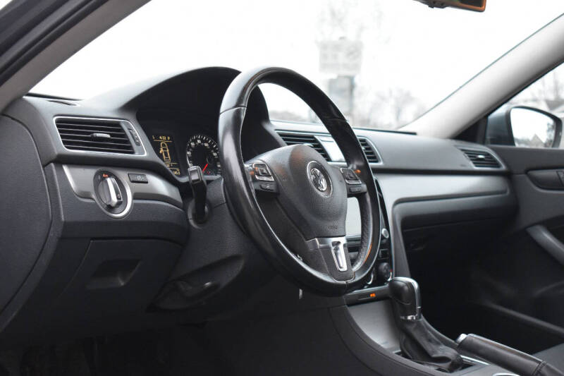 2014 Volkswagen Passat 1.8T SE