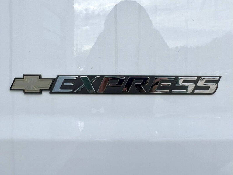 2024 Chevrolet Express 2500