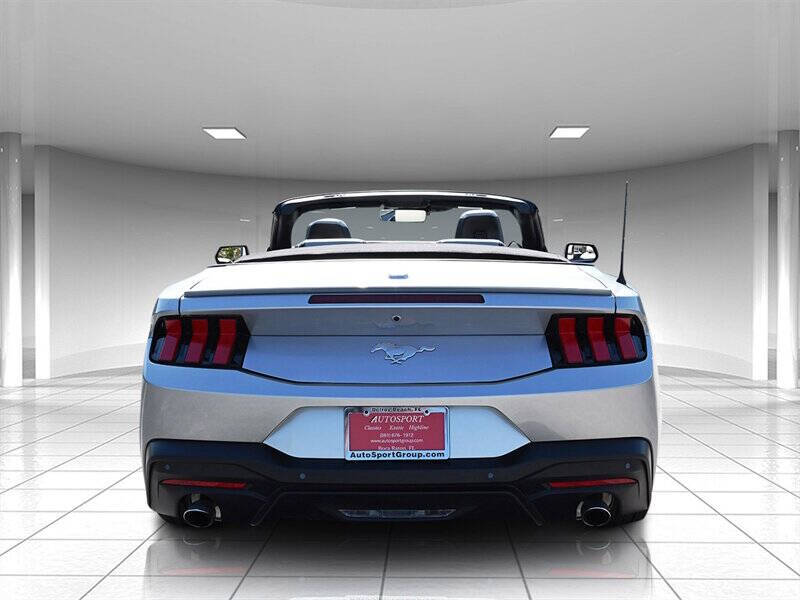 2024 Ford Mustang 4