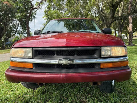 2000 Chevrolet S-10 LS