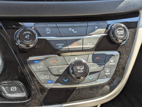 2017 Chrysler Pacifica Touring-L Plus