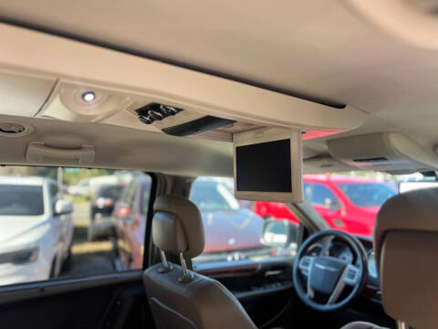 2015 Chrysler Town and Country Touring-L