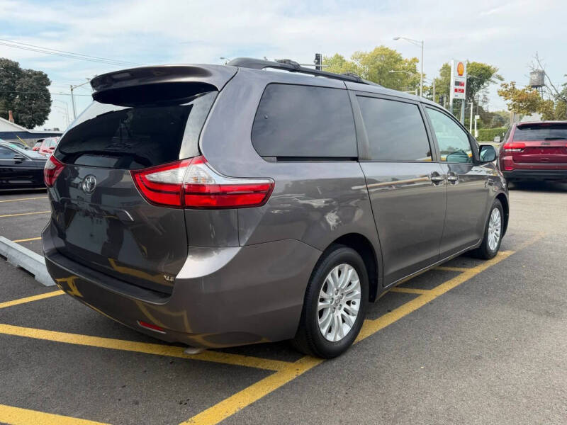 2015 Toyota Sienna