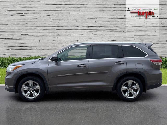 Used 2015 Toyota Highlander Limited with VIN 5TDDKRFH9FS092678 for sale in Dubuque, IA