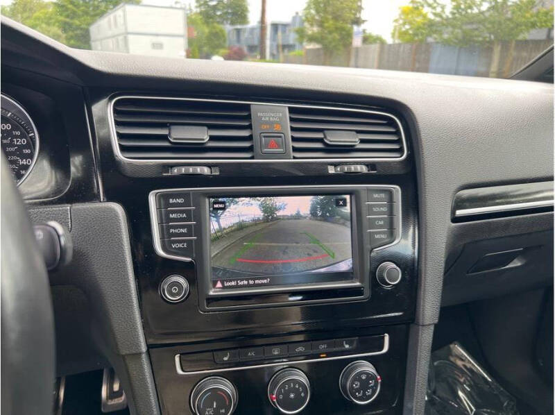 2017 Volkswagen Golf GTI S